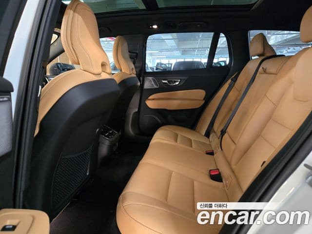 Volvo V60 Cross Country 2세대 B5 Ultra AWD, 2025 11