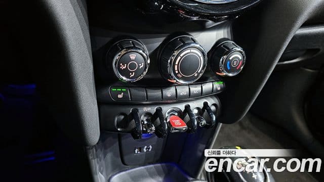 Mini Cooper D 3세대, 2014 17