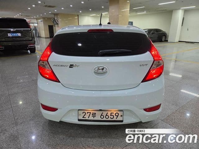 Hyundai Accent(новый кузов / новое поколение) Modern, 2015 4