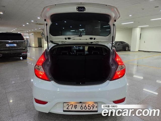 Hyundai Accent(новый кузов / новое поколение) Modern, 2015 19