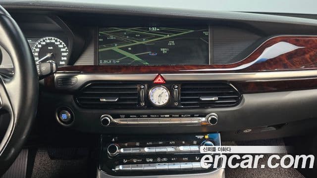 Genesis EQ900 Prestige, 2016 14