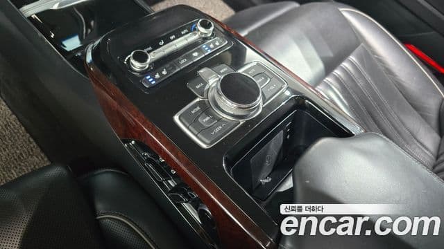 Genesis EQ900 Prestige, 2016 19