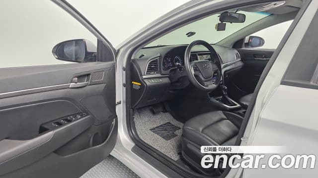 Hyundai Avante AD 1.6 GDI Smart, 2016 10