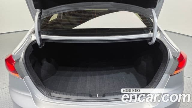 Hyundai Avante AD 1.6 GDI Smart, 2016 20