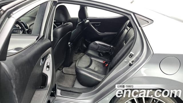 Hyundai Avante MD Premier, 2011 11