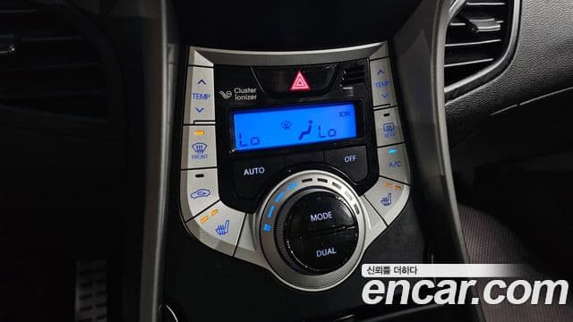 Hyundai Avante MD Premier, 2011 19