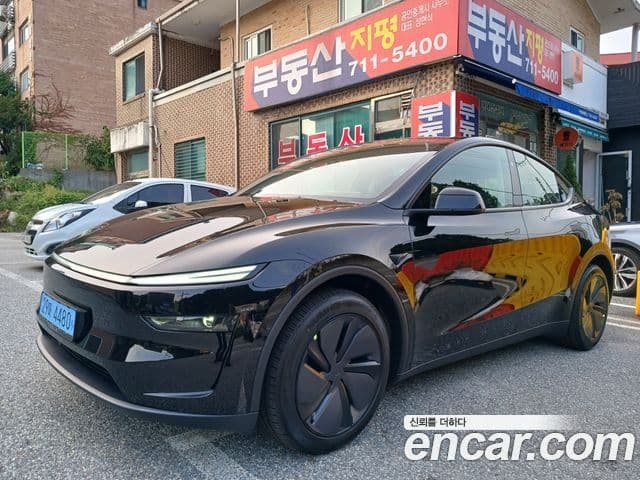 Tesla модель Y, 2025 2