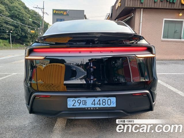 Tesla модель Y, 2025 6