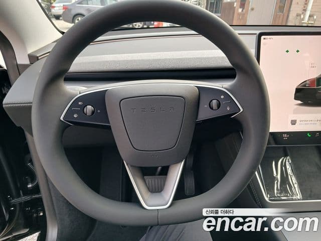 Tesla модель Y, 2025 7