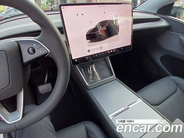 Tesla модель Y, 2025 11
