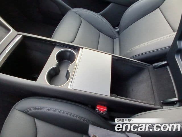 Tesla модель Y, 2025 12