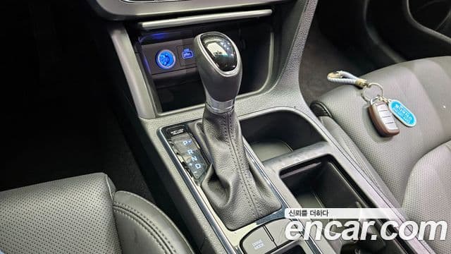 Hyundai LF Sonata Special, 2017 9