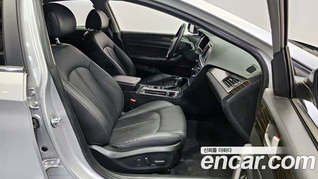 Hyundai LF Sonata Special, 2017 11