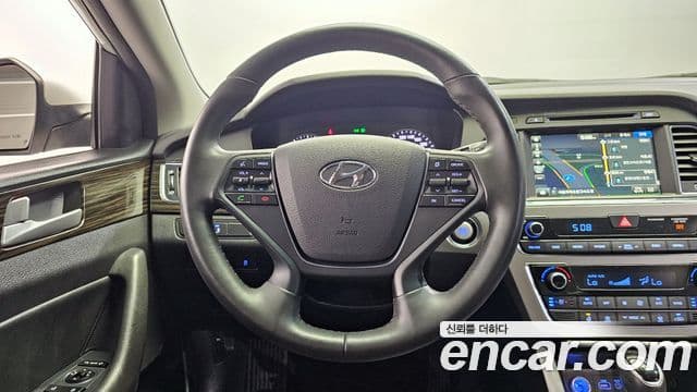 Hyundai LF Sonata Special, 2017 13