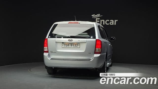 Kia Grand Carnival LPI GX, 2009 4