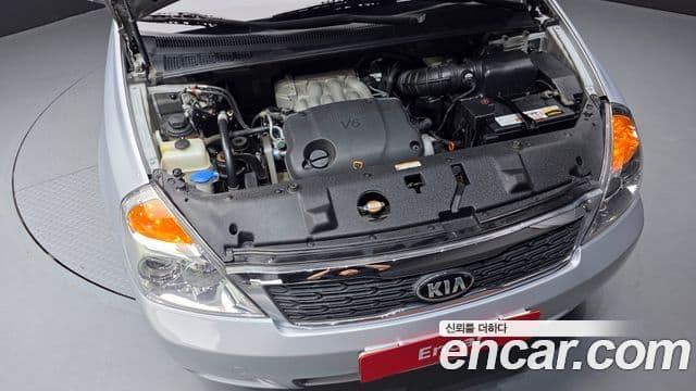 Kia Grand Carnival LPI GX, 2009 6