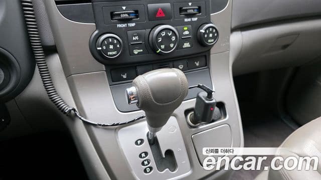 Kia Grand Carnival LPI GX, 2009 9