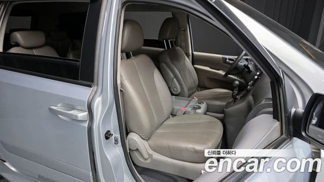 Kia Grand Carnival LPI GX, 2009 12