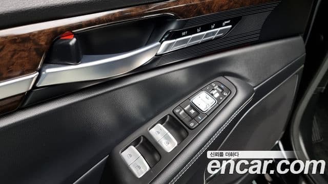 Genesis G90 Premium Luxury, 2020 18