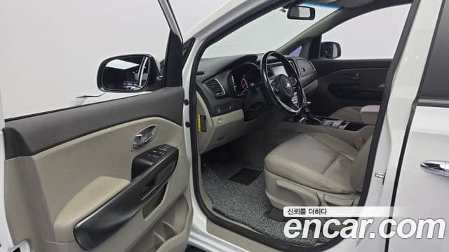Kia All New Carnival Luxury, 2018 11