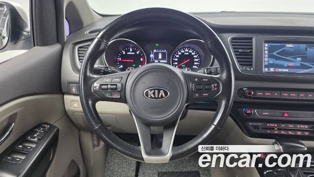 Kia All New Carnival Luxury, 2018 14