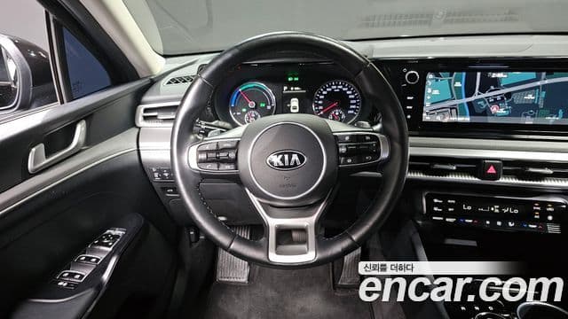 Kia K5 гибрид 3세대 Prestige, 2021 13