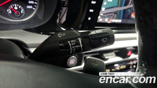 Kia K5 гибрид 3세대 Prestige, 2021 17