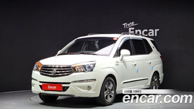 KG모빌리티(SsangYong) Korando 투리스모 4WD RT 9인승, 2015 1