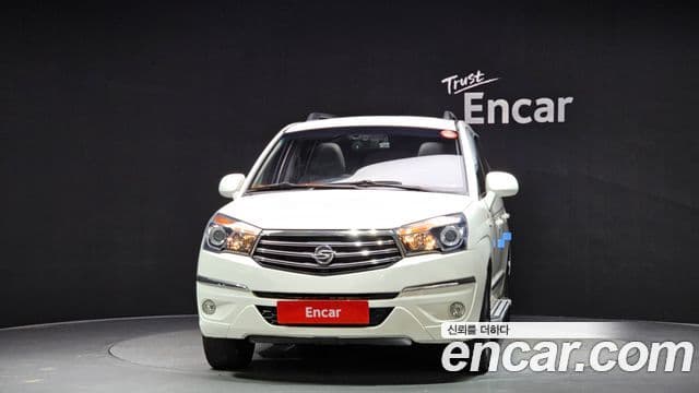 KG모빌리티(SsangYong) Korando 투리스모 4WD RT 9인승, 2015 3