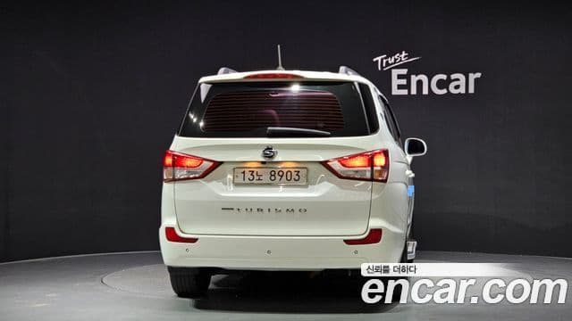 KG모빌리티(SsangYong) Korando 투리스모 4WD RT 9인승, 2015 4