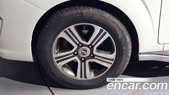 KG모빌리티(SsangYong) Korando 투리스모 4WD RT 9인승, 2015 все фото