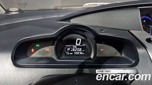 KG모빌리티(SsangYong) Korando 투리스모 4WD RT 9인승, 2015 8