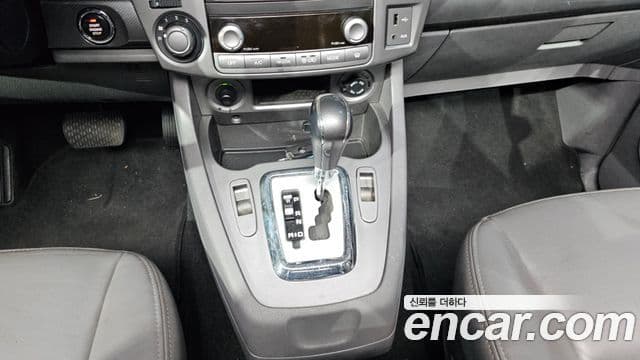 KG모빌리티(SsangYong) Korando 투리스모 4WD RT 9인승, 2015 9