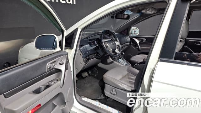 KG모빌리티(SsangYong) Korando 투리스모 4WD RT 9인승, 2015 10