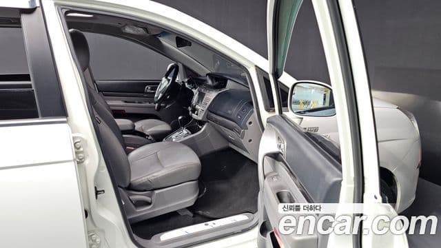 KG모빌리티(SsangYong) Korando 투리스모 4WD RT 9인승, 2015 12