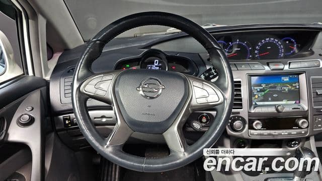 KG모빌리티(SsangYong) Korando 투리스모 4WD RT 9인승, 2015 13