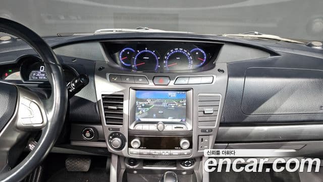 KG모빌리티(SsangYong) Korando 투리스모 4WD RT 9인승, 2015 14