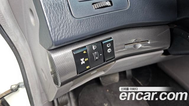 KG모빌리티(SsangYong) Korando 투리스모 4WD RT 9인승, 2015 17