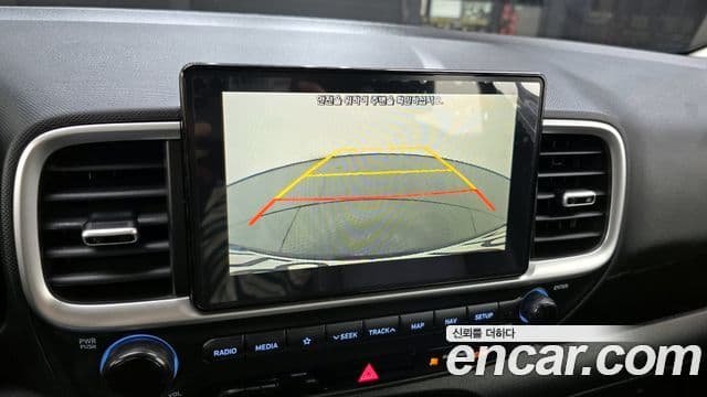 Hyundai Venue 1.6 Smart, 2020 17