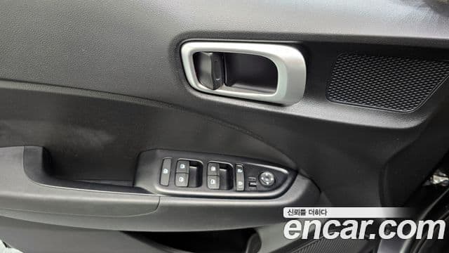 Hyundai Venue 1.6 Smart, 2020 18