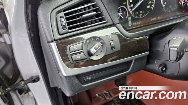 BMW 5시리즈 (F10), 2011 18