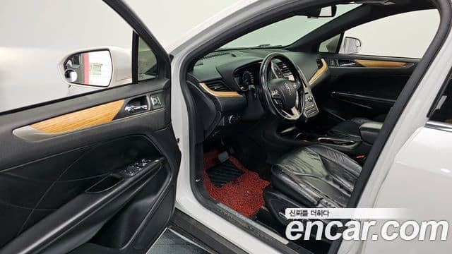 Lincoln MKC, 2015 10