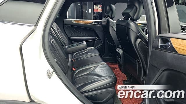 Lincoln MKC, 2015 12