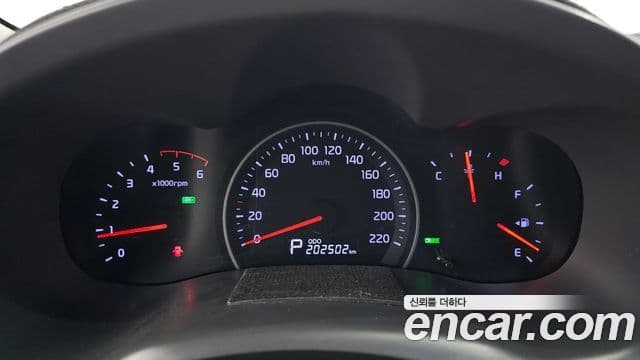 Kia Carnival R President, 2013 8