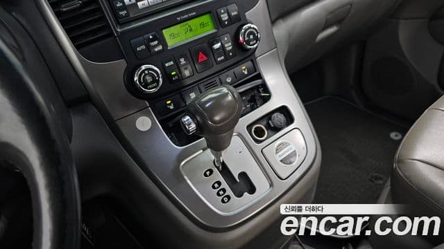 Kia Carnival R President, 2013 9