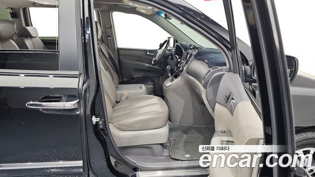 Kia Carnival R President, 2013 10