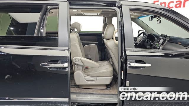 Kia Carnival R President, 2013 12