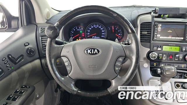 Kia Carnival R President, 2013 13