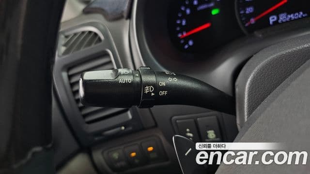 Kia Carnival R President, 2013 16