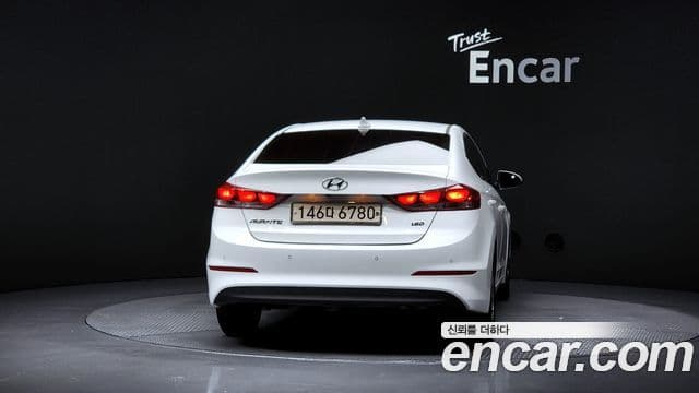 Hyundai Avante AD 1.6 e-VGT Smart, 2018 4